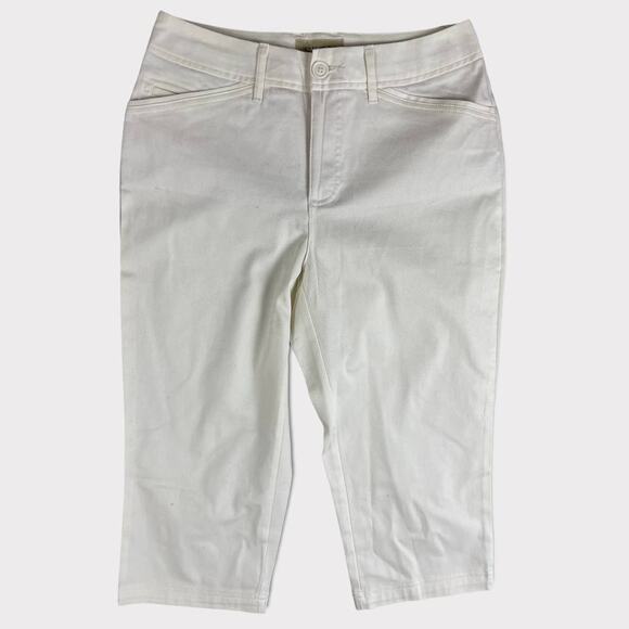 St. John's Bay Womens Size 6 White Capri Pants Zipper Secretly Slender Pockets - Picture 1 of 8